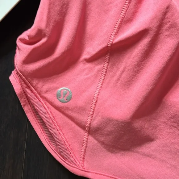 LULULEMON HOTTY HOT HR SHORTS 2.5” in SAKURA PINK SZ 6 NWT